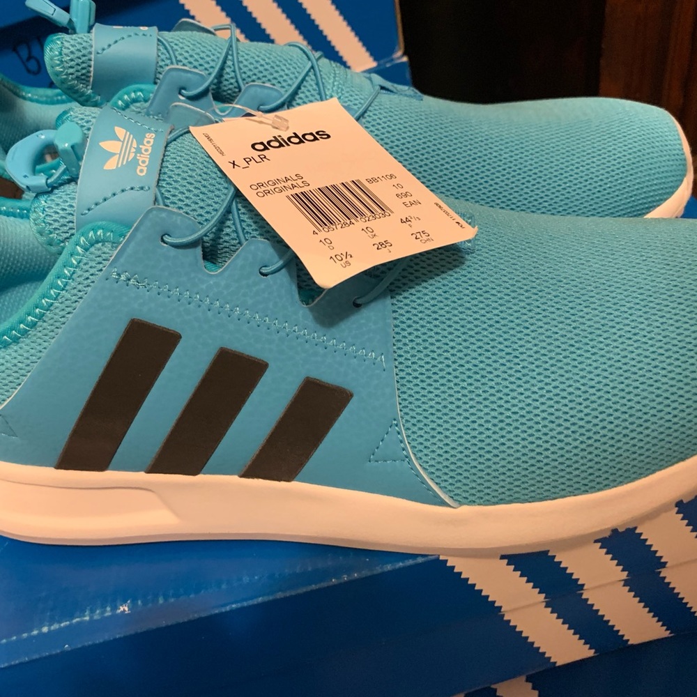 Adidas xplr. Rare white bottom on cyan.